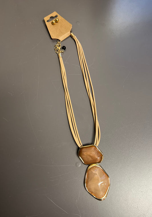 Tan Large Stone Ripe Necklace with Earrings